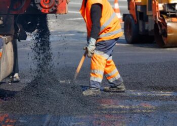 Why Asphalt Paving Works Well for Driveways, Parking Lots, and Access Roads
